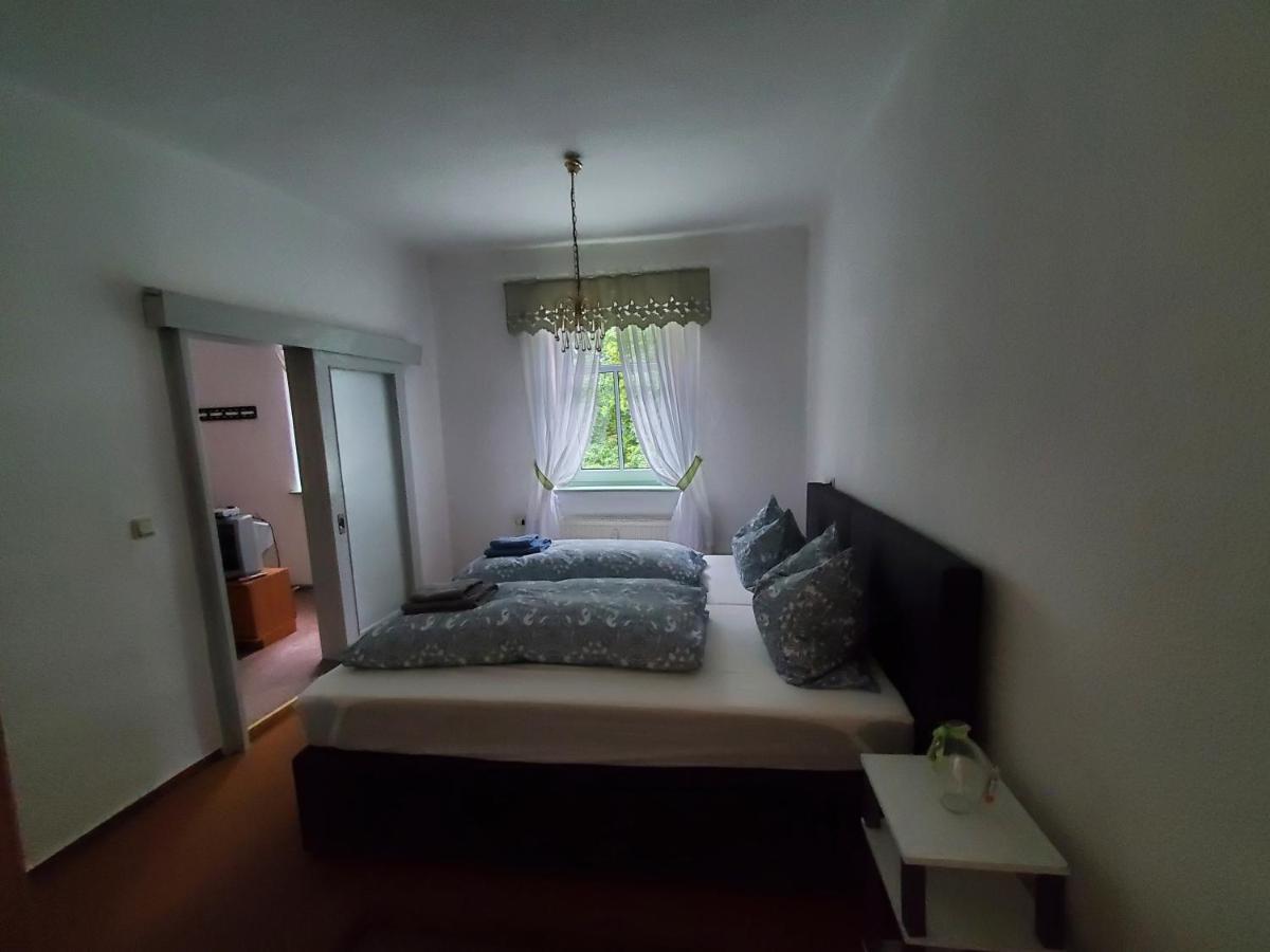 Löbau Ferienwohnung Am Rosengarten מראה חיצוני תמונה